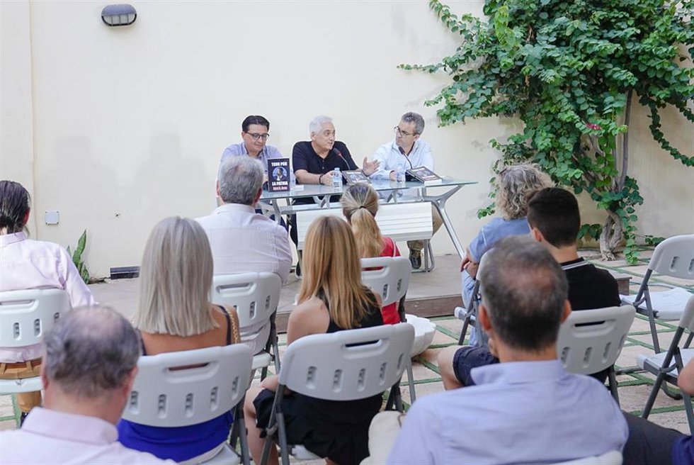 Presentación de 'Todo por la patria', de Rafael M. Martos.