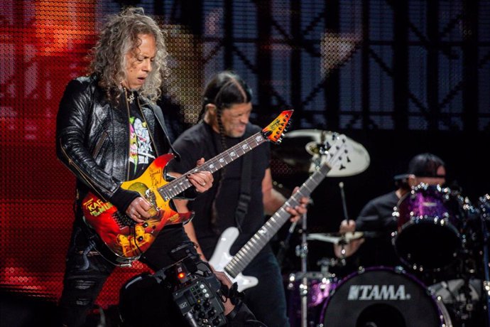 Archivo - Kirk Hammet y Robert Trujillo, de la banda estadounidense Metallica, en un concierto en Madrid el 3 de mayo en Valdebebas- IFEMA (Madrid). 