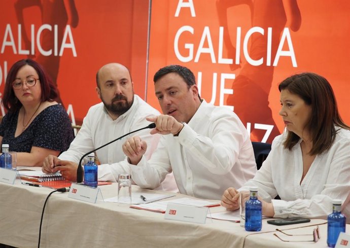 Formoso (PSdeG) denuncia a "saturación" da sanidade e a anulación do cartón básico, que afecta a 75.000 galegos