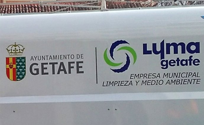 Vox Getafe denuncia el reparto de ropa en un asentamiento ilegal con recursos de la empresa de limpieza