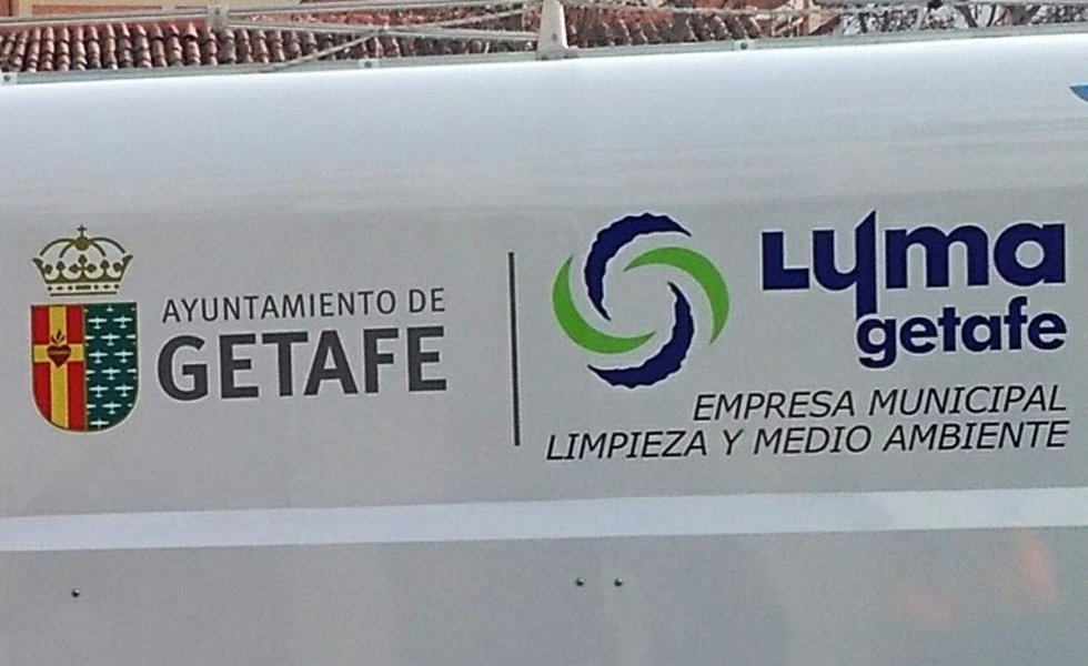 Vox Getafe denuncia el reparto de ropa en un asentamiento ilegal con recursos de la empresa de limpieza
