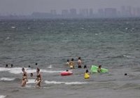 Calor, tormentas y oleaje ponen este domingo en riesgo a 11 CCAA de la mitad norte peninsular