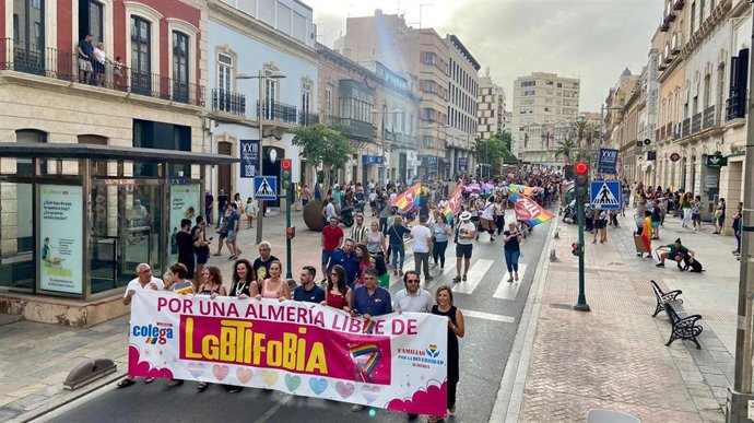Almería se muestra "libre y orgullosa" de su diversidad con un manifestación por la Semana del Orgullo