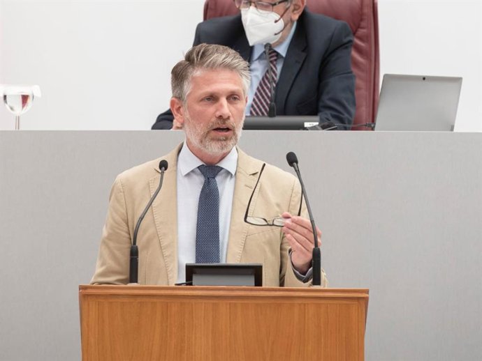 El diputado regional del Partido Popular, Víctor Martínez-Carrasco