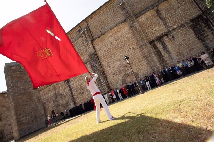 Homenaje a los reyes y reinas del antiguo Reino de Navarra, en el Monasterio de Leyre.