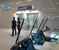 Desarticulan un grupo de carteristas y detienen a 17 personas por diferentes motivos en el aeropuerto de Palma