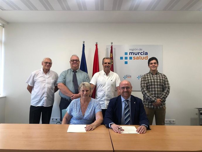 Firma del acuerdo entre el Servicio Murciano de Salud y la Fundación Mabs Cancer Support