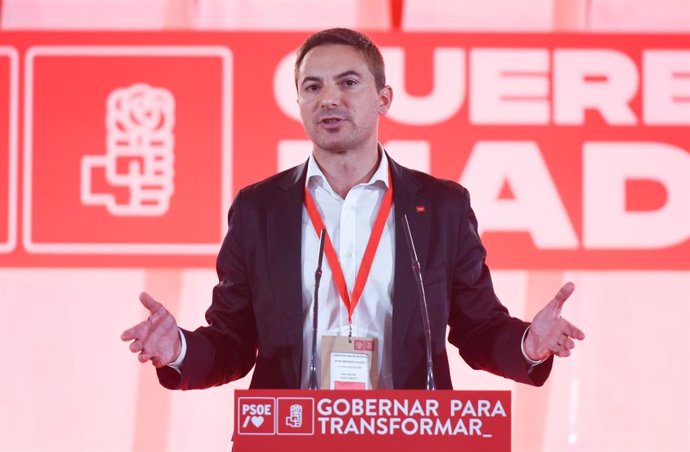 El secretario general del PSOE Madrid, Juan Lobato, interviene durante la celebración de la segunda y última jornada de la Convención del PSOE Madrid Ciudad, en el Palacio de Cibeles 