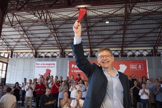 El 'president' de la Generalitat y secretario general del PSPV-PSOE, Ximo Puig, en el Día de la Rosa