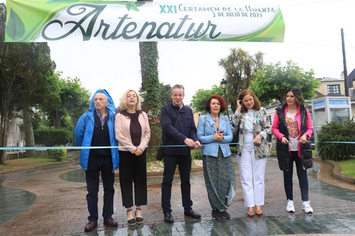 El presidente de la Junta inaugura en La Caridad el certamen de la huerta Artenatur.