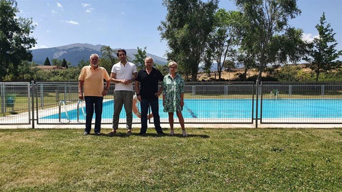 Inauguración de las piscinas de Revenga.