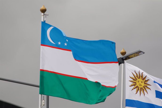 Bandera de Uzbekistán