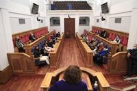 El pleno de las Cortes regionales debate este jueves sobre sanidad, educación y servicios sociales