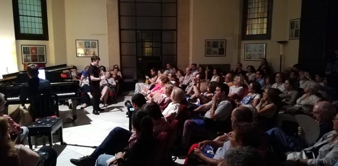 Actuación musical en la Noche en Blanco 2019