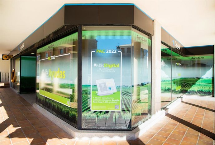 Archivo - Oficina de CaixaBank especializada en el sector agro