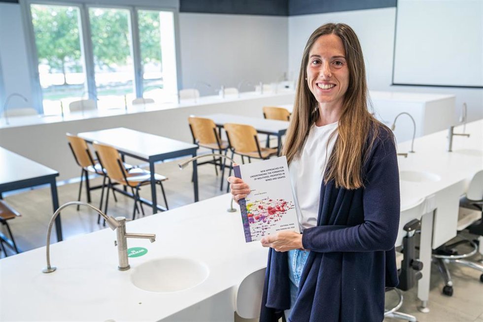 La investigadora de la Universidad de La Rioja en el Instituto de Ciencias de la Vid y del Vino, Sara Ferrero del Teso