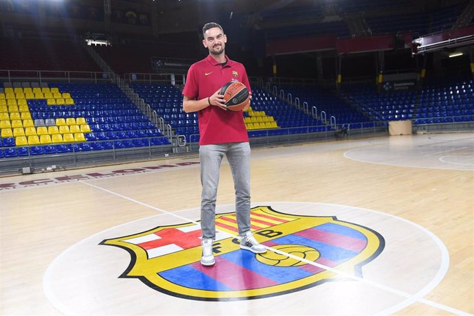 Archivo - El jugador del Bara de baloncesto Tomas Satoransky en el Palau Blaugrana