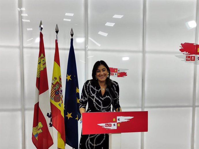 La secretaria de Organización del PSCyL, Ana Sánchez, durnate la rueda de prensa.