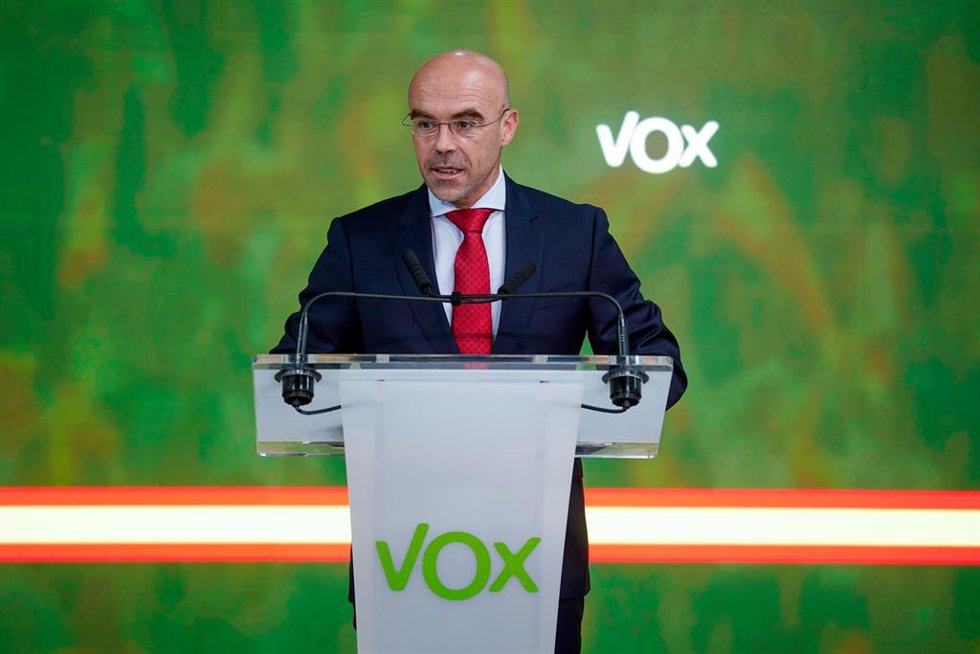 Archivo - El vicepresidente primero de Acción Política y eurodiputado de VOX, Jorge Buxadé, durante una rueda de prensa posterior al Comité de Acción Política del partido, a 14 de junio de 2021, en Madrid, (España). Durante su comparecencia, Buxadé ha a