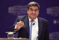 Escrivá cree que la probabilidad de que España entre en recesión en los próximos meses es "muy baja"
