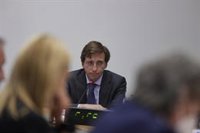 Almeida niega que la bajada del paro implique una mejora de la economía y exige atajar la inflación vía IRPF