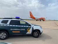 Detenido un joven británico que alertó de un falsa amenaza de bomba en un avión de Londres a Menorca