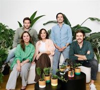 Tamara Falcó y Hugo Arévalo (Tuenti) adquieren la 'startup' de venta online Miniplanta