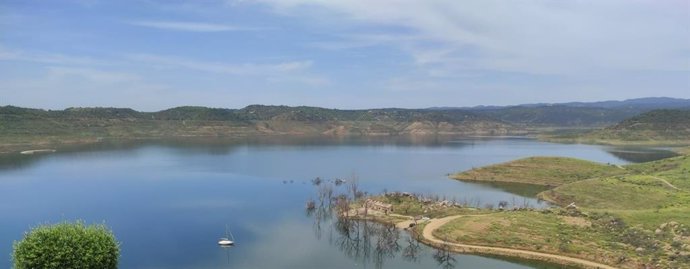 Panorámica del embalse de La Breña II.