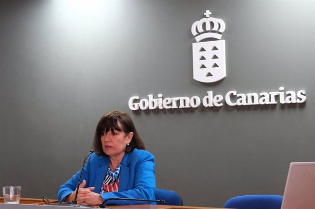 La directora del Servicio Canario de Empleo (SCE), Dunnia Rodríguez, analiza los datos del paro correspondientes a junio