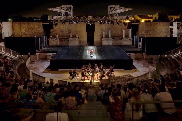 Archivo - Imagen de archivo del teatro romano de Itálica.