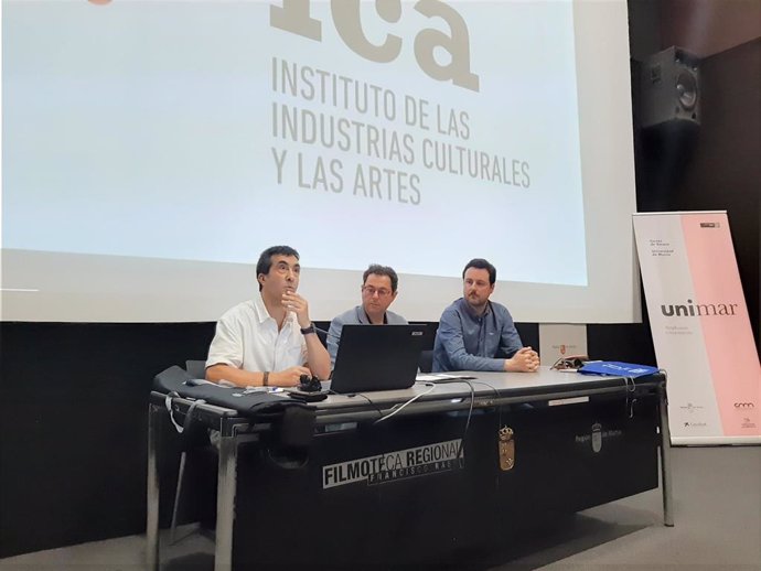 Imagen de la inauguración del curso 'Las materias de Humanidades en el Cine: Orientaciones didácticas en el aula y en otros ámbitos'