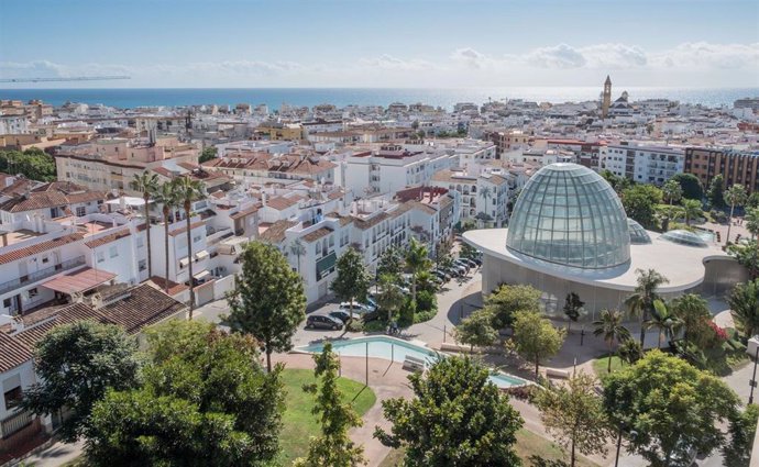 Archivo - Vista del municipio malagueño de Estepona