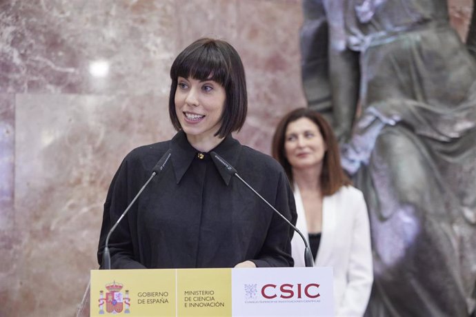 La ministra de Ciencia e Innovación, Diana Morant, interviene durante el acto de toma de posesión, en la sede del CSIC, a 22 de junio de 2022, en Madrid (España). El Gobierno, en su reunión del Consejo de Ministros de ayer, 21 de junio, nombró a Eloísa 