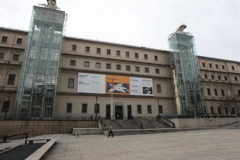 Archivo - Fachada del Museo Reina Sofía 