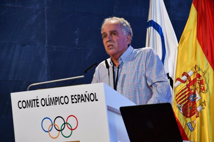 Archivo - El ya expresidente de la Federación Española de Rugby (FER), Alfonso Feijoo