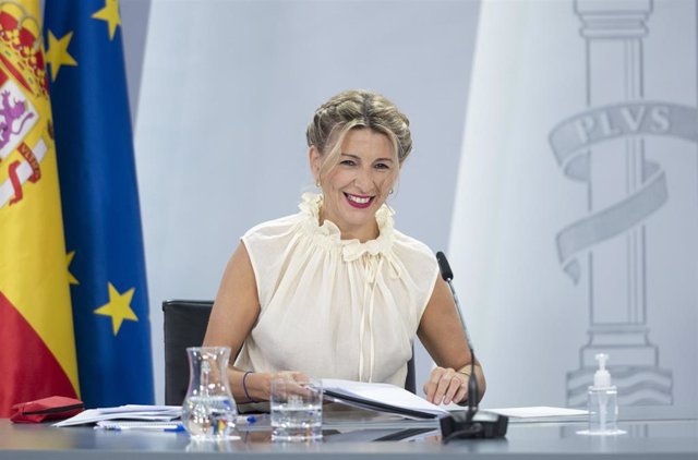 La vicepresidenta segunda y ministra de Trabajo y Economía Social, Yolanda Díaz, comparece tras la reunión del Consejo de Ministros en Moncloa, a 21 de junio de 2022, en Madrid (España).