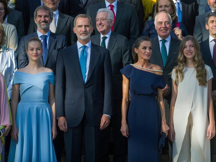 LOS REYES FELIPE Y LETIZIA JUNTO A SUS HIJAS LEONOR Y SOFÍA PRESIDEN LA ENTREGA DE LOS PREMIOS PRINCESAS DE GIRONA EN BARCELONA