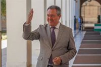 Espadas celebra el "primer paso positivo" para Abengoa: "La voluntad política se demuestra así, trabajando"