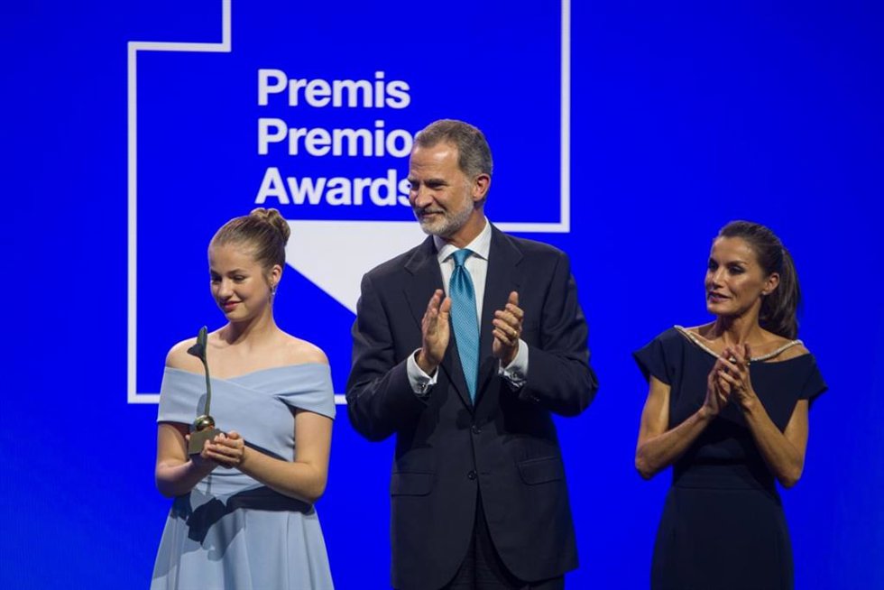 La Princesa Leonor y los Reyes entregan uno de los Premios Fundación Princesa de Girona (FPdGi) en el Museu de les Aigües Agbar en Cornell de Llobregat (Barcelona).