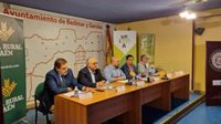 Reyes destaca "oportunidades de promoción y desarrollo" en la riqueza prehistórica de Bedmar (Jaén)