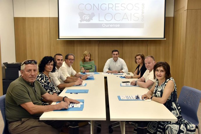 Reunión de los nueve presidentes de distrito del PP de Ourense, que impulsan a Manuel Cabezas a presentarse como candidato a la Alcaldía en 2023