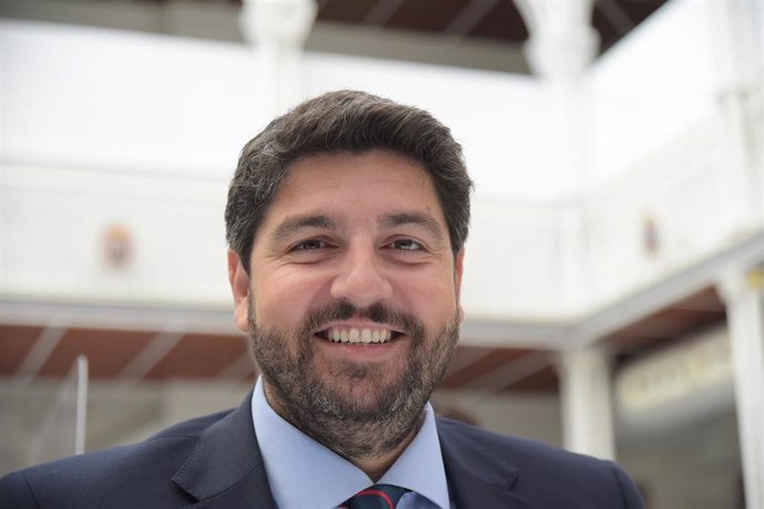 El presidente de la Región de Murcia, Fernando López Miras, llega a la primera sesión del Debate sobre el Estado de la Región, en la Asamblea Regional de Murcia, a 28 de junio de 2022, en Cartagena, Murcia (España). 