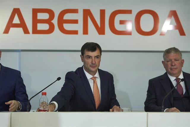 Archivo - El presidente de Abengoa, Clemente Fernández, durante la Junta de Accionistas Ordinaria de Abengoa del pasado mes de noviembre.