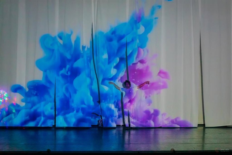 Archivo - La Consejería de Cultura programa este mes en la provincia once espectáculos de danza, circo, teatro y música. En la imagen, el espectáculo 'Psivología del color'  de David Segura
