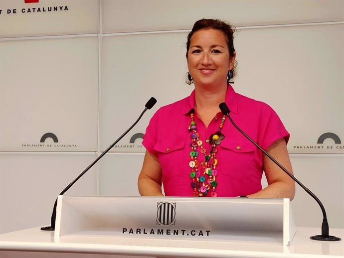 La portavoz del PSC-Units en el Parlament, Alícia Romero, en rueda de prensa en la Cámara catalana.