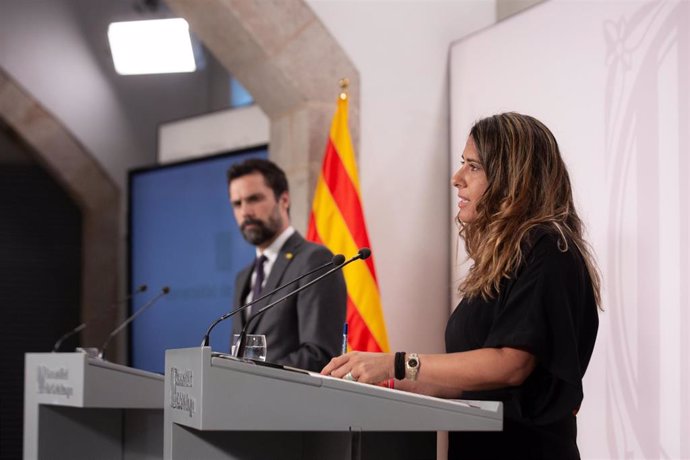 La portavoz del Govern, Patrícia Plaja, y el conseller de Empresa y Trabajo, Roger Torrent, en rueda de prensa posterior al Consell Executiu, a martes 5 de julio de 2022