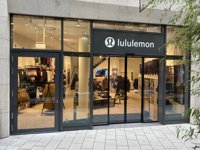 La marca de equipamiento deportivo lululemon llega a España con la apertura de dos tiendas