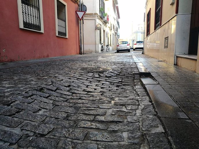 Archivo - Calle de adoquines en San Bernardo.