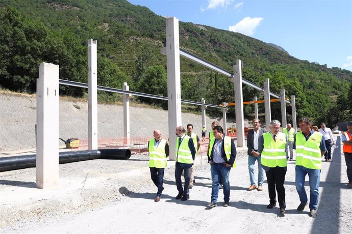 Javier Lambán ha visitado las obras de la depuradora de Benasque.