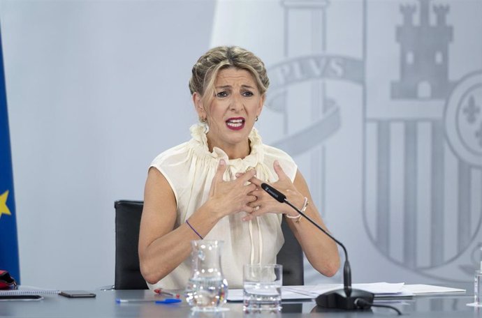 La vicepresidenta segunda y ministra de Trabajo y Economía Social, Yolanda Díaz, comparece tras la reunión del Consejo de Ministros en Moncloa, a 21 de junio de 2022, en Madrid (España). 
